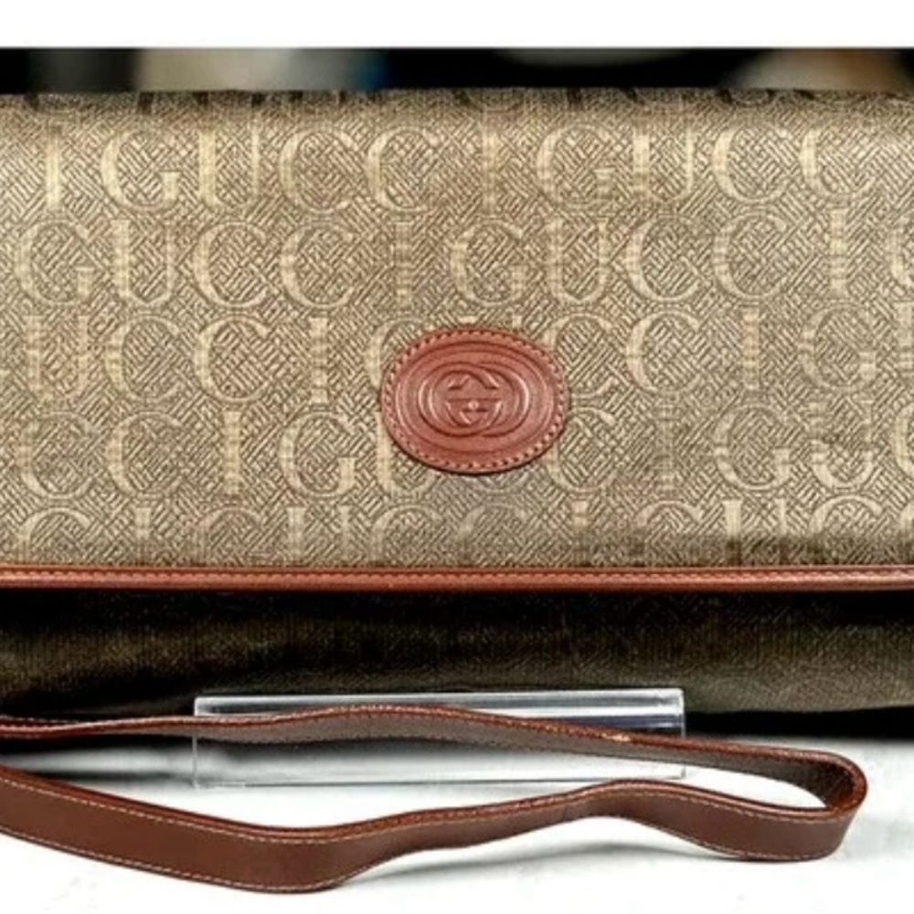 Authentic Vintage Gucci wallet